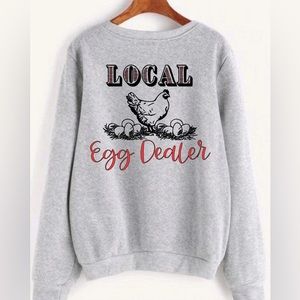 Local egg D crewneck pullover